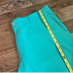 Peter Millar size 38 green shorts